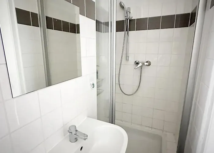 Ruhige & Grosse Altbauwohnung 7min Zum Zentrum Viena